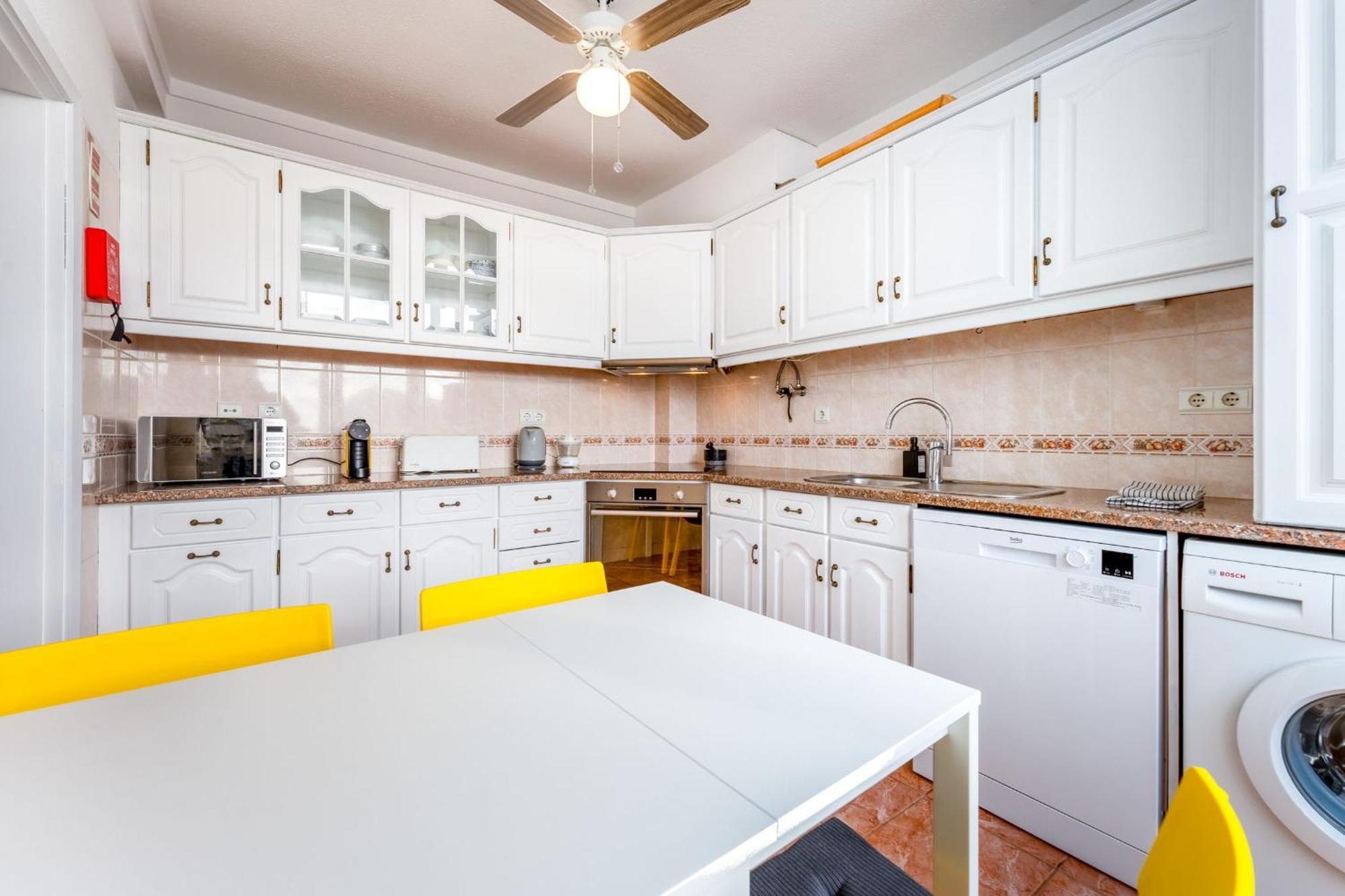 Comfy Flat W/ Rooftop Beach View By Lovelystay Burgau Zewnętrze zdjęcie