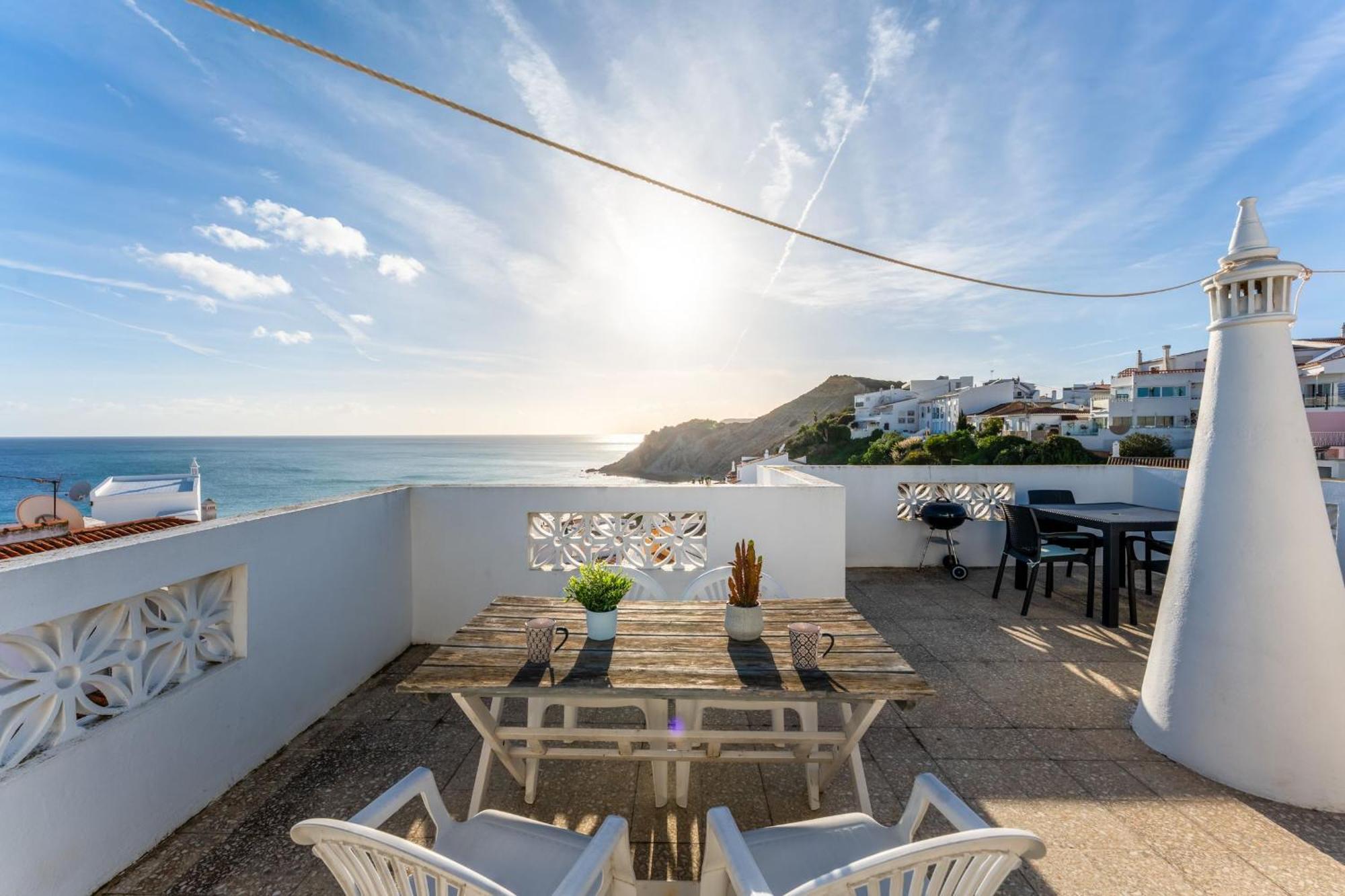 Comfy Flat W/ Rooftop Beach View By Lovelystay Burgau Zewnętrze zdjęcie