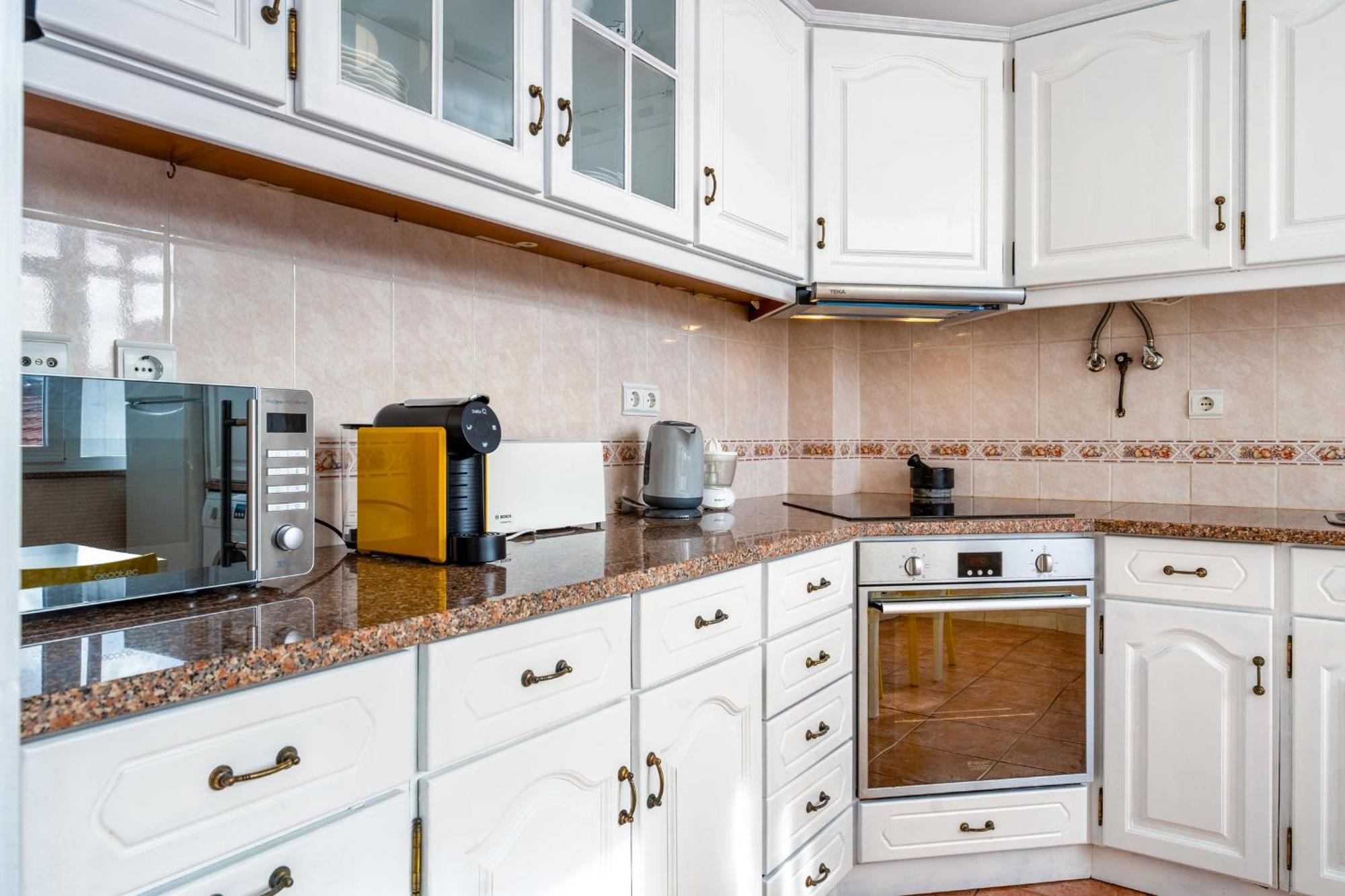 Comfy Flat W/ Rooftop Beach View By Lovelystay Burgau Zewnętrze zdjęcie