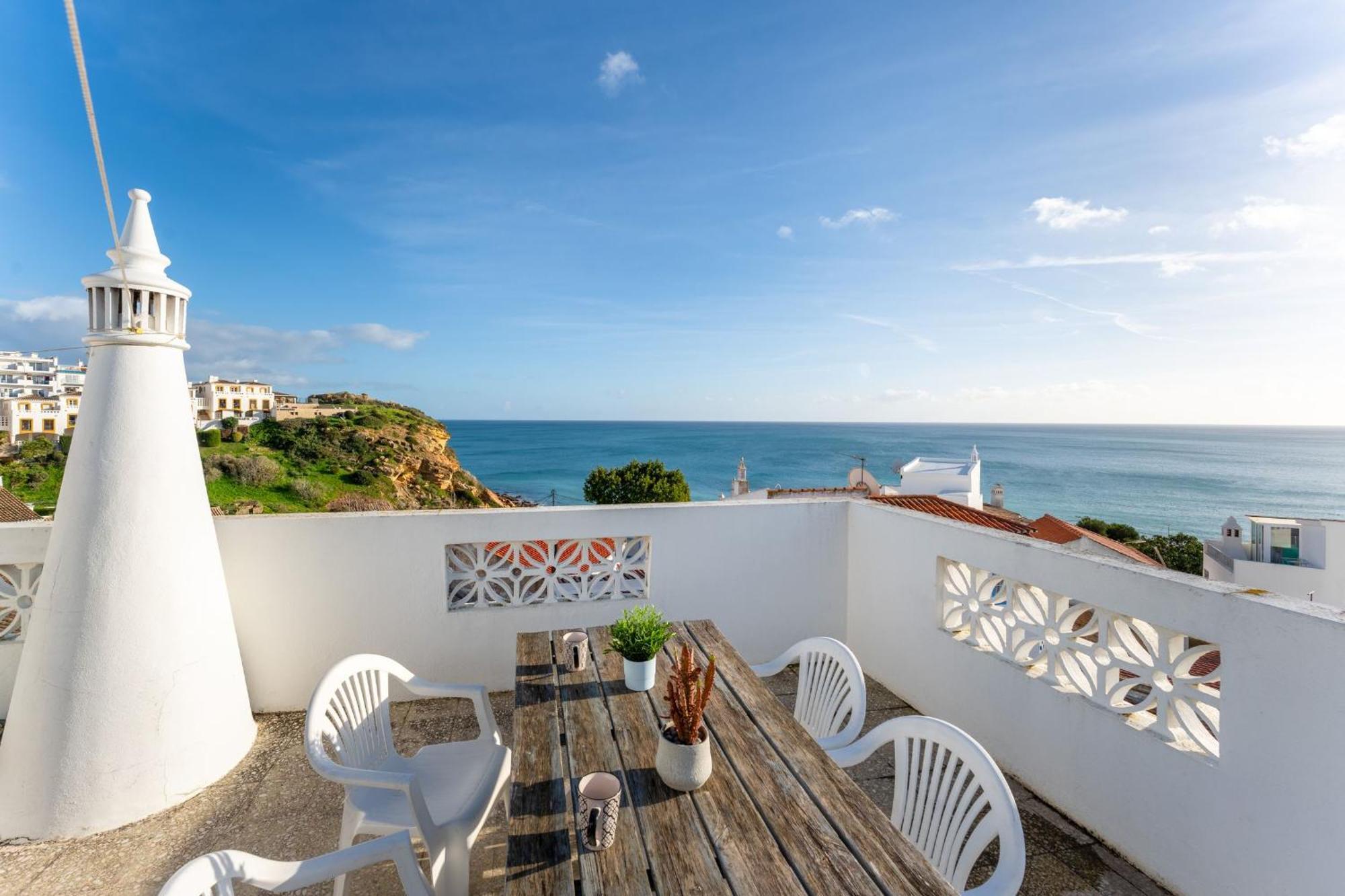 Comfy Flat W/ Rooftop Beach View By Lovelystay Burgau Zewnętrze zdjęcie