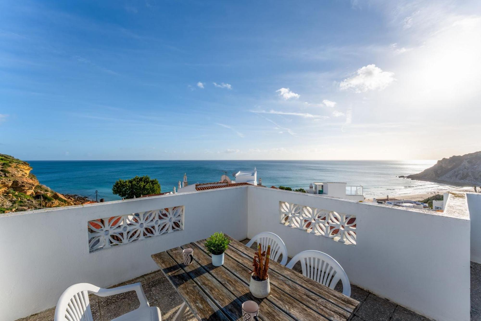 Comfy Flat W/ Rooftop Beach View By Lovelystay Burgau Zewnętrze zdjęcie