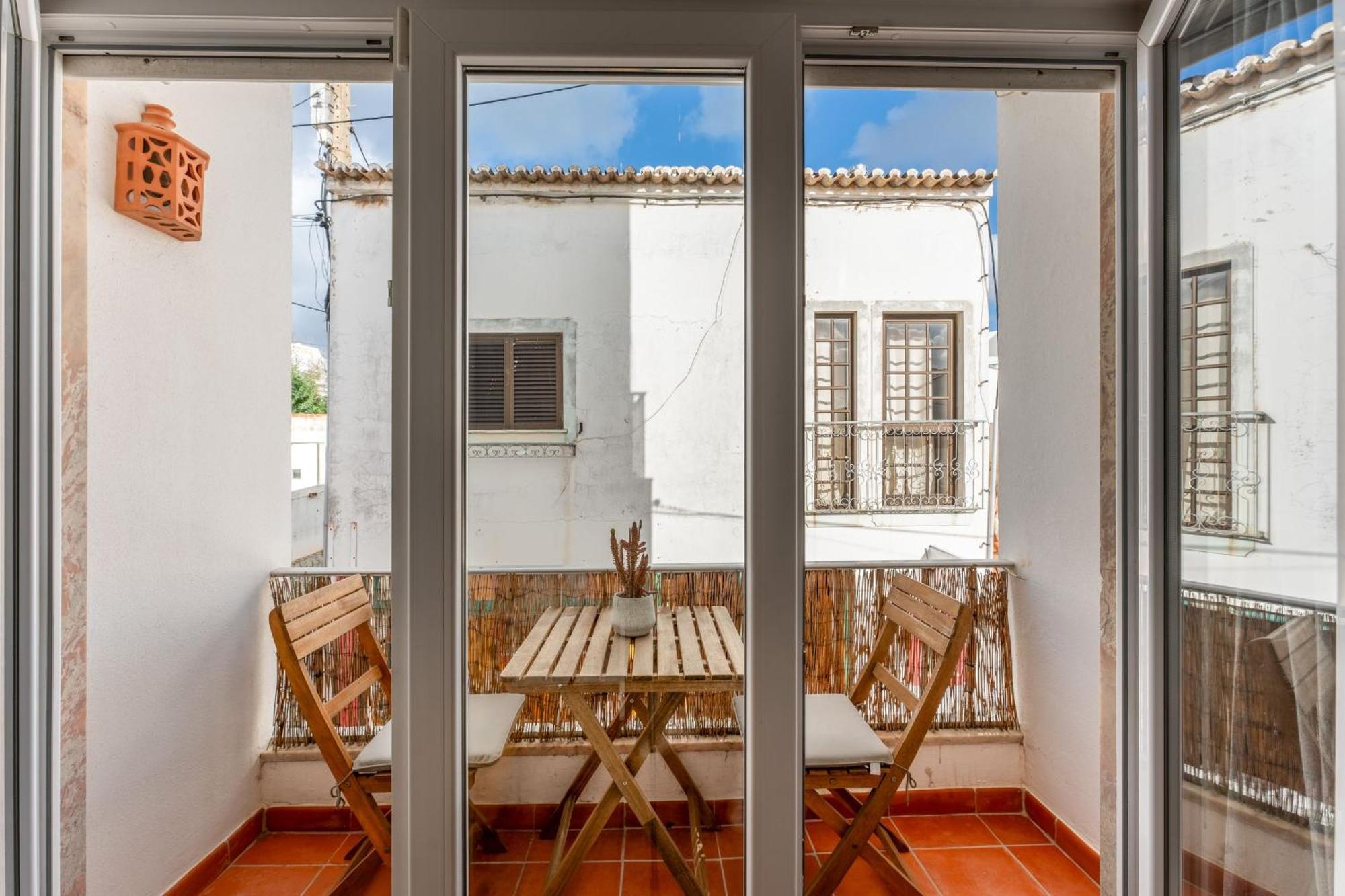 Comfy Flat W/ Rooftop Beach View By Lovelystay Burgau Zewnętrze zdjęcie