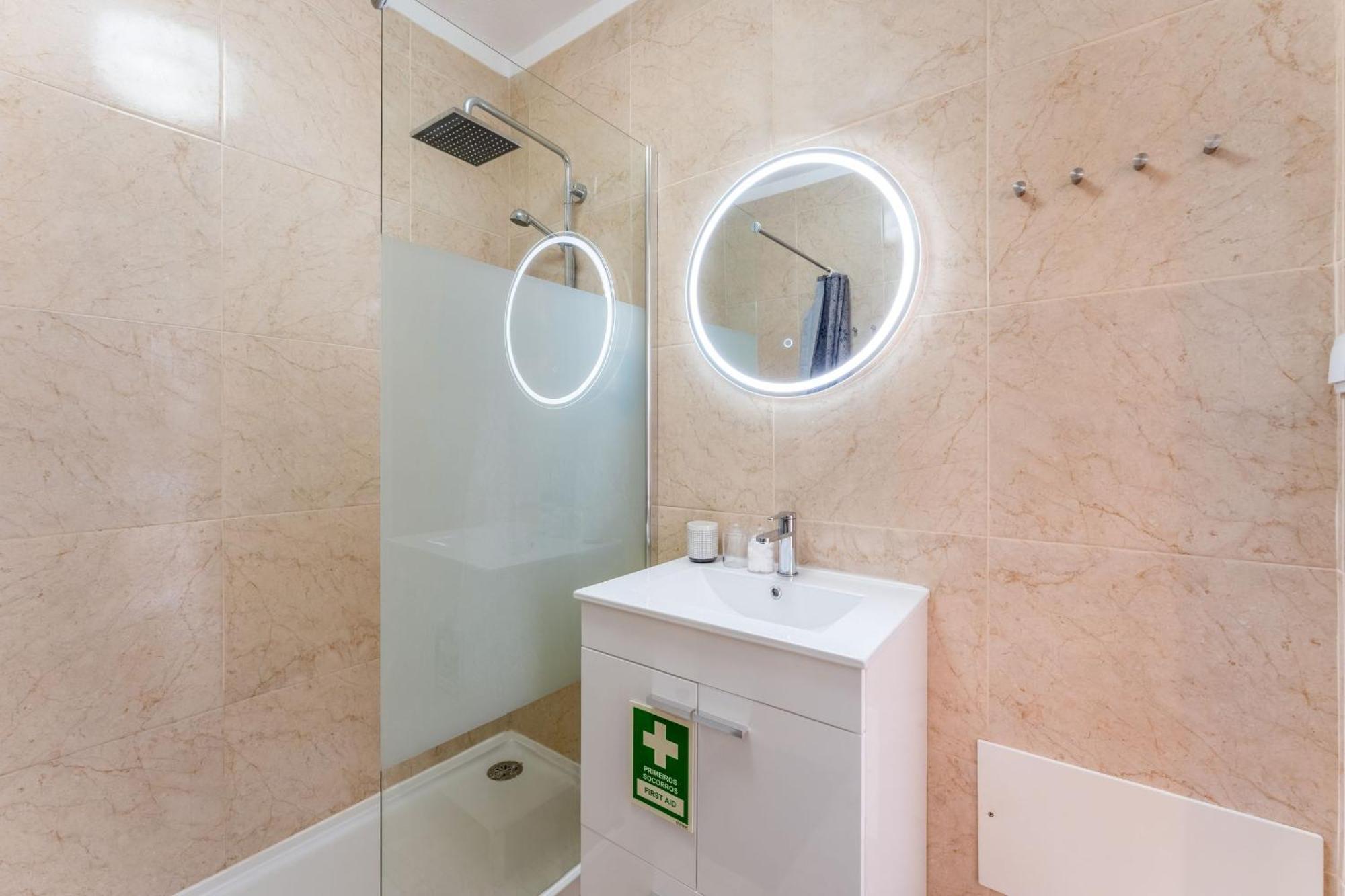 Comfy Flat W/ Rooftop Beach View By Lovelystay Burgau Zewnętrze zdjęcie